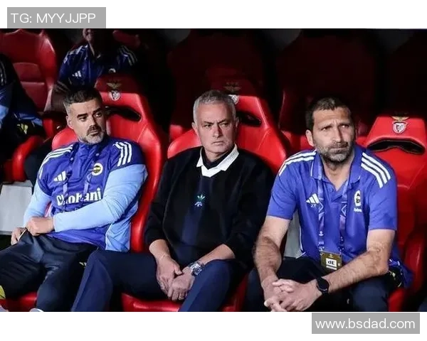 西甲赛场惊现冷门本菲卡大胜热刺引发转会风波