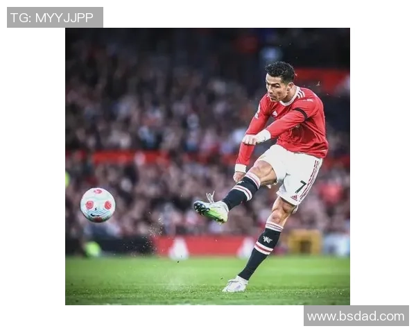 德甲激情对决曼联3-0热刺帽子戏法引发争议判罚全场沸腾