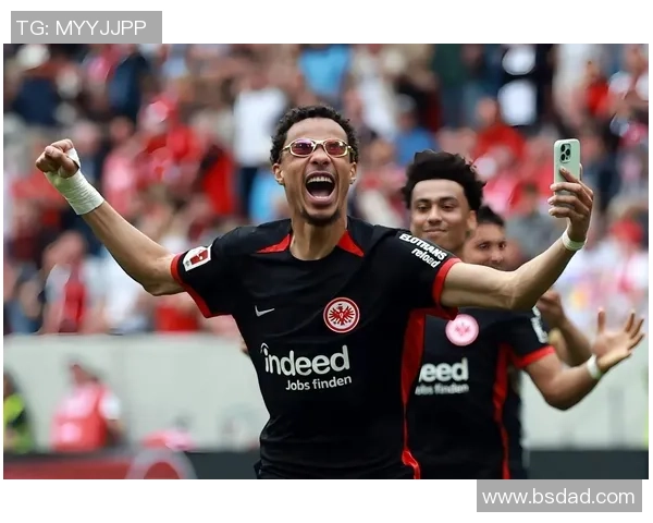 欧冠经典对决AC米兰大胜利物浦点球大战引发全场狂欢