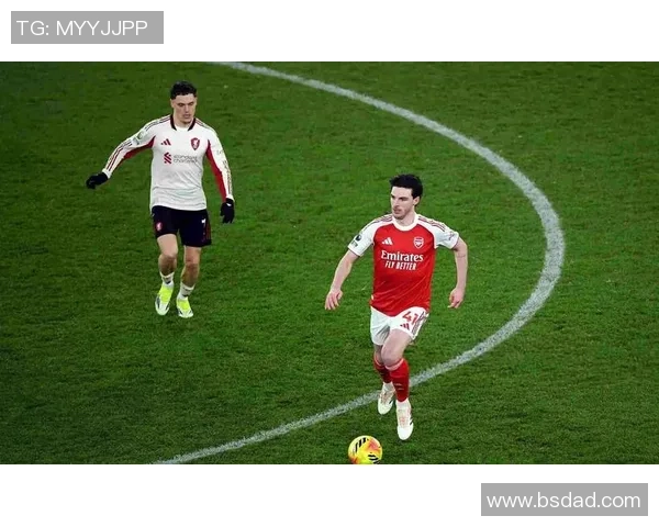 西甲激战AC米兰与阿森纳战成平局神扑引发争议判罚引发热议